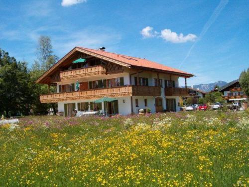 Bernhard Apartment