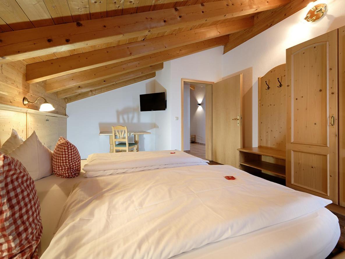 Bernhard Apartment